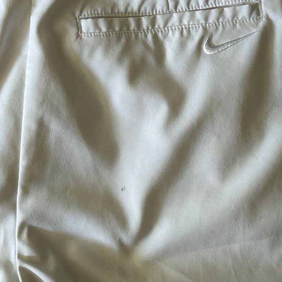 Nike Golf  - Tour Performance, Dri-Fit White Shorts - Size 0 - Picture 8 of 8